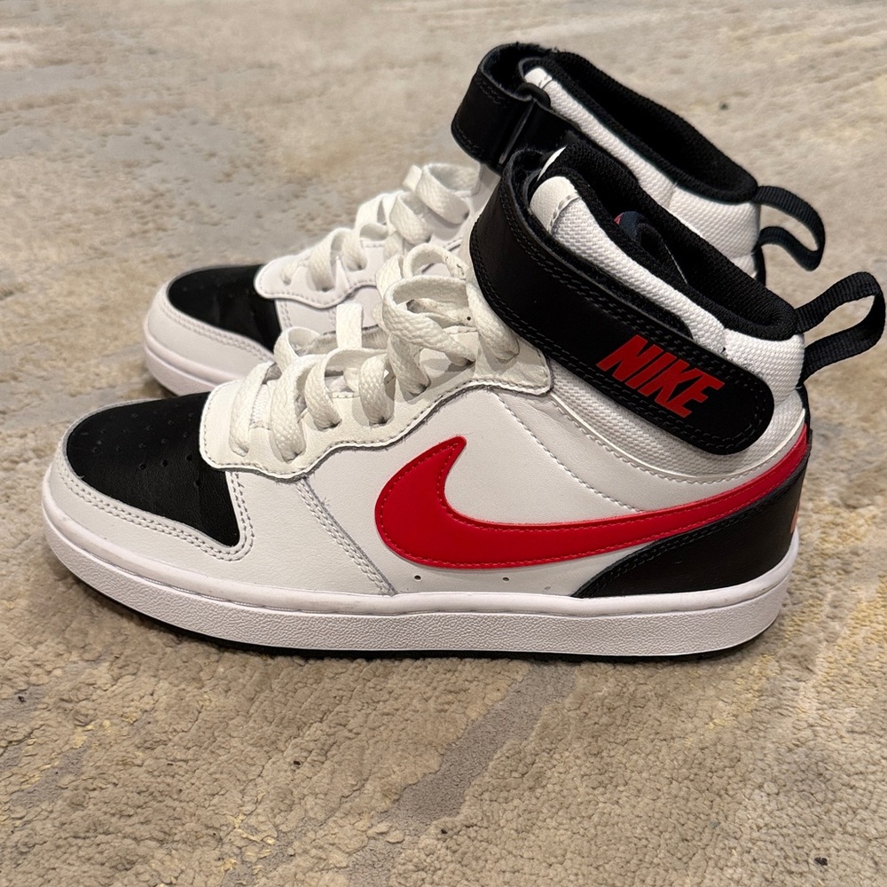 Nike Boys Court Borough Mid 2 CD7782-110 Red Black‎ White Sneakers Size 5 Y